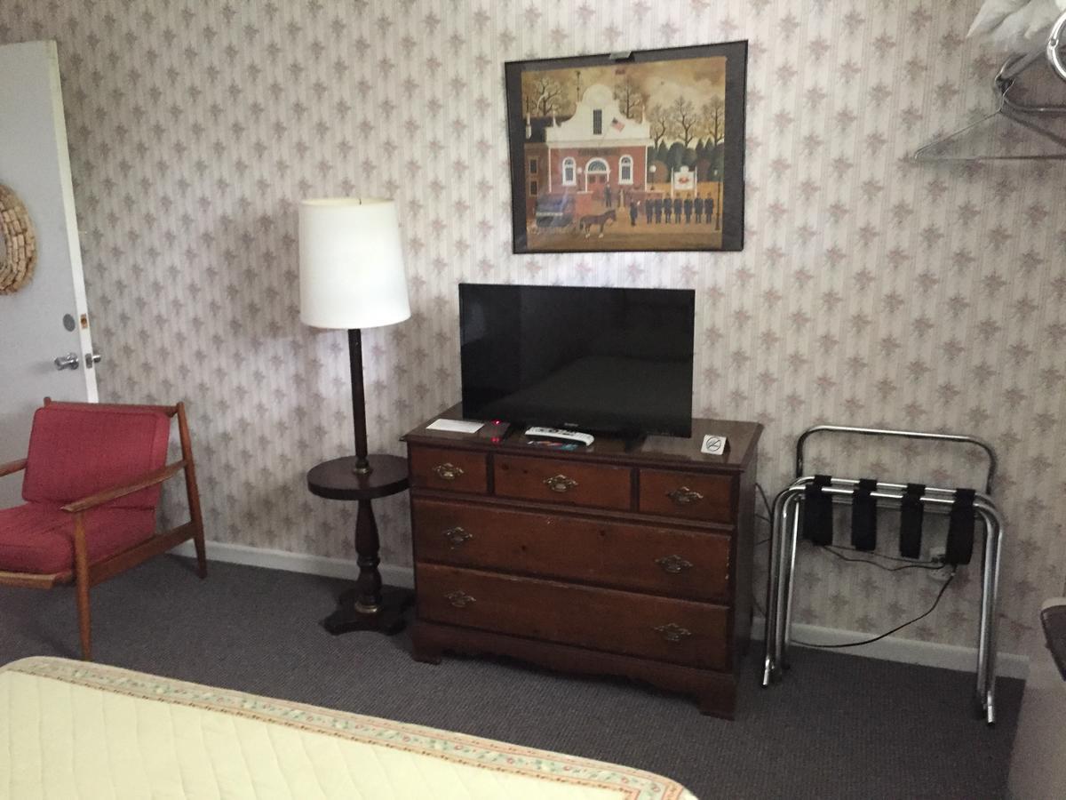 Swiss Inn Londonderry Bagian luar foto